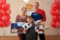 Родители 2018-го родившегося в Нижегородской области в 2018 году ребенка получили подарки