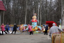 Пенсионеры проводят занятия на свежем воздухе