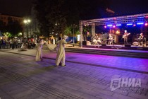 На Театральной площади