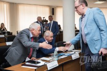 Депутаты Владимир Тарасов, Юрий Яшенков и Игорь Нагорный