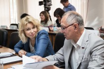 Депутаты Анна Татаринцева и Игорь Богданов