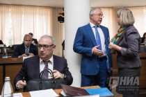 Депутат Алексей Гойхман (слева)