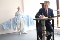 Владимир Панов пишет пожелания театру