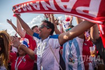Фанаты Англии и Панамы после матча ЧМ в Нижнем Новгороде