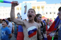 Фан-фест в Нижнем Новгороде во время матча Россия - Уругвай