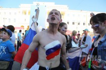 Фан-фест в Нижнем Новгороде во время матча Россия - Уругвай