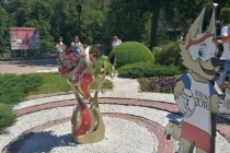 Дизайнеры представили композиции в честь ЧМ на празднике цветов в Нижегородском кремле