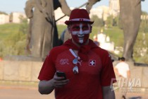 Марш швейцарских болельщиков в Нижнем Новгороде перед матчем с Коста-Рикой