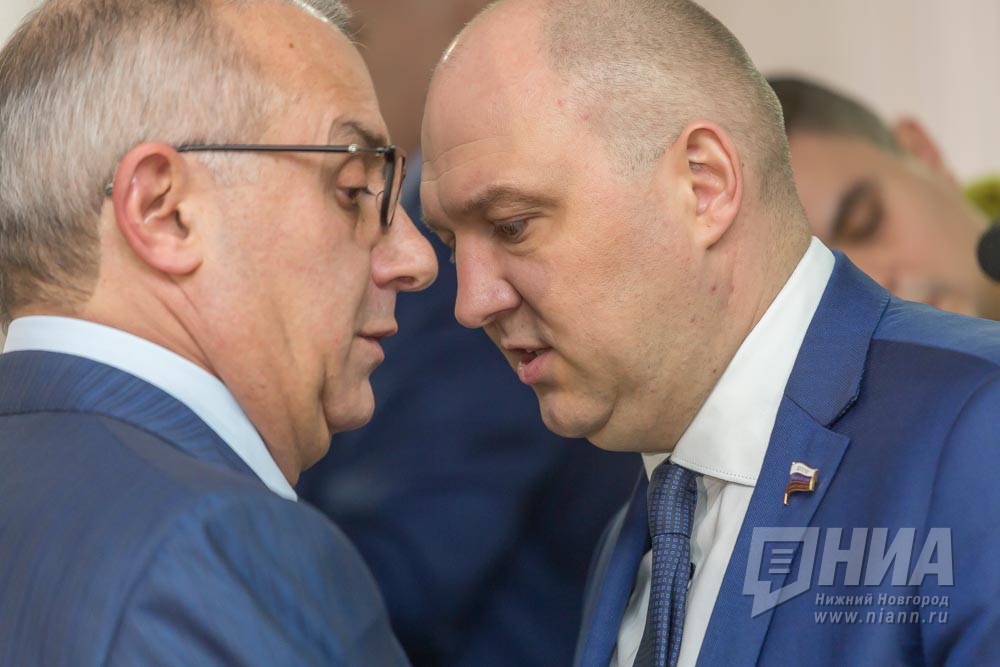 Валерий Гельжинис (справа)