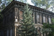 Ул. Гоголя, 18 (дома-близнецы)