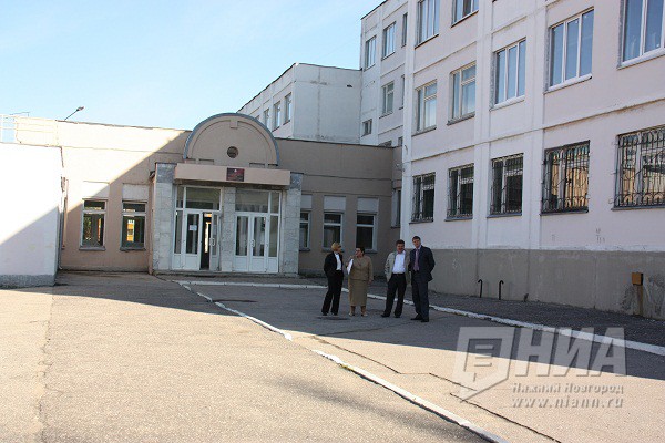 Родители одной из школ Нижнего Новгорода обратились к руководству с просьбой не допускать перевода детей в другие учреждения