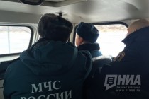 Рейд сотрудников МЧС по местам массового выхода рыбаков на лед в Нижнем Новгороде
