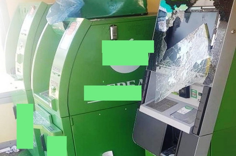 Разбитые банкоматы