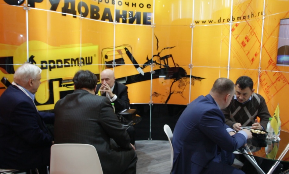 Дробмаш представил новинки техники на выставке MiningWorld Russia 2019