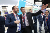 Покраска наличника нижегородского ОКН в рамках ПМЭФ-2019