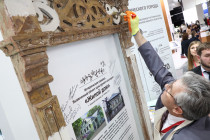 Покраска наличника нижегородского ОКН в рамках ПМЭФ-2019