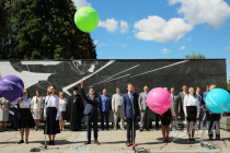 Почти 500 нижегородских отличников получили золотые медали