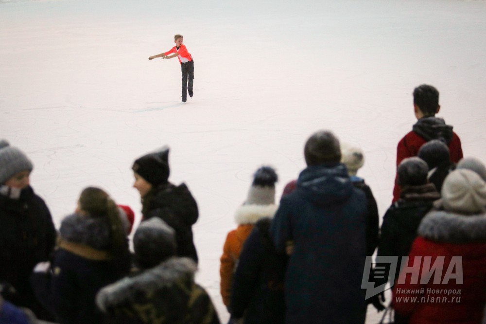 Первые в этом сезоне массовые катания на открытом катке прошли в Нижнем Новгороде