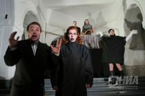 Премьера спектакля Колхозница и рабочий