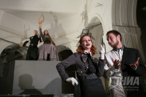 Премьера спектакля Колхозница и рабочий