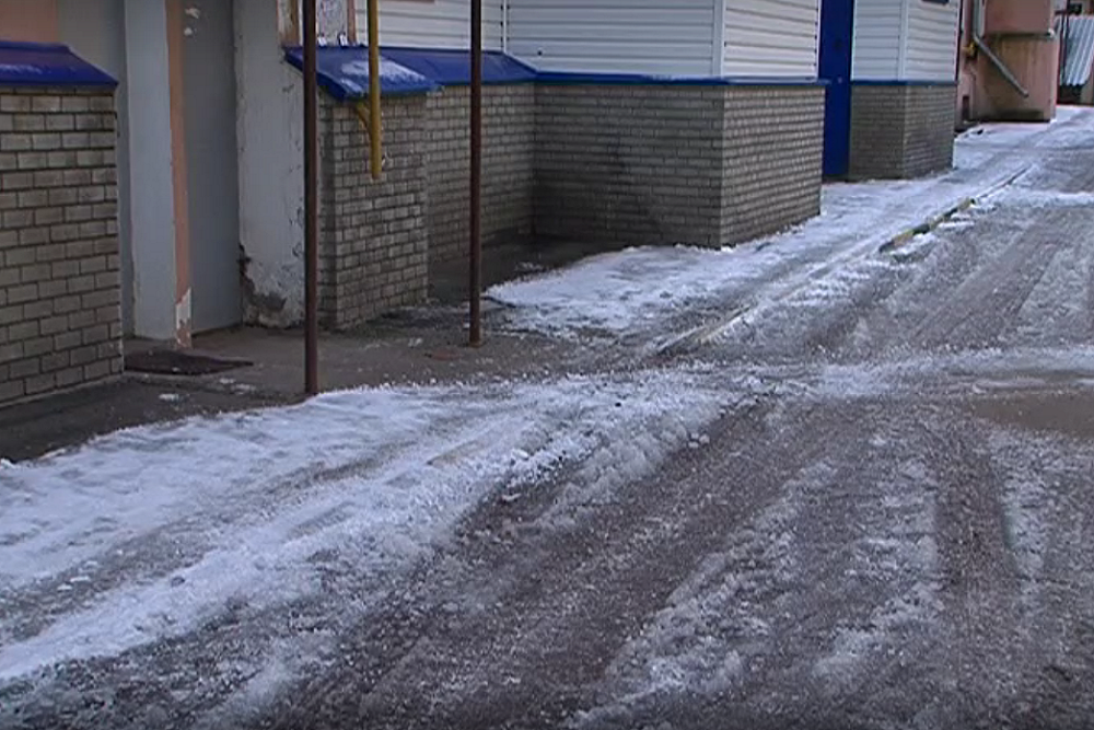 Дук нижегородского района сайт. Фото уборка снега в городе Собинке Владимирская область.