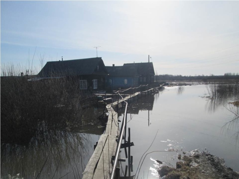 Территории нескольких домов подтоплены в Урене Нижегородской области 