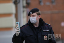QR-коды проверили полицейские у жителей Нижнего Новгорода