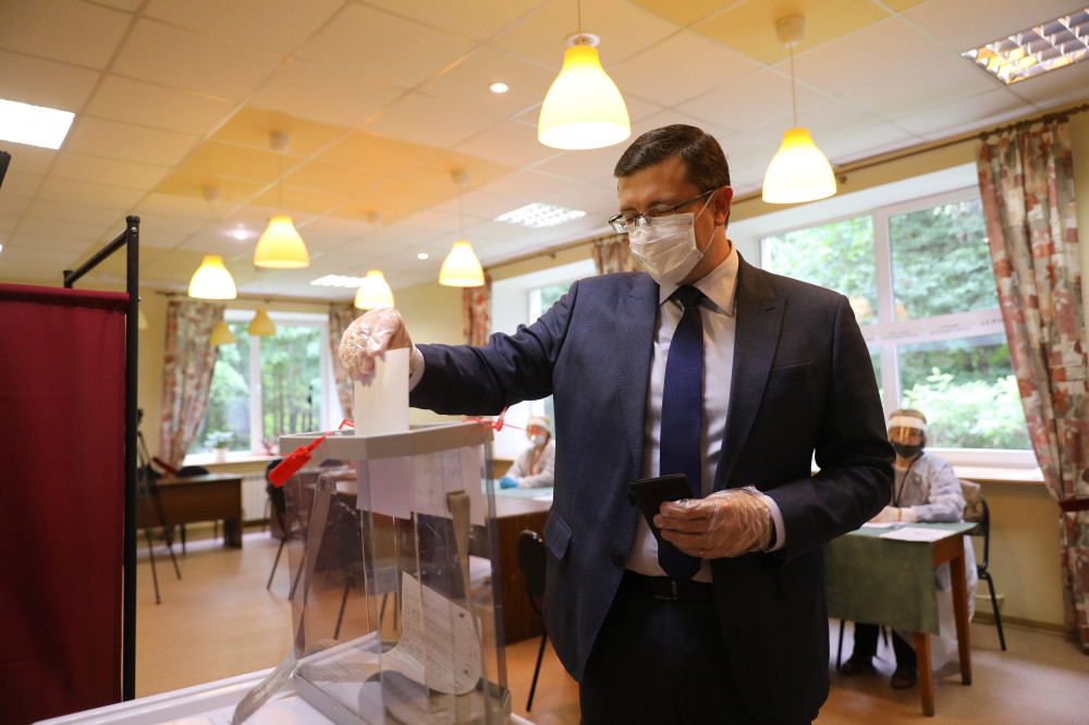Губернатор Глеб Никитин проголосовал на выборах депутатов гордумы Нижнего Новгорода