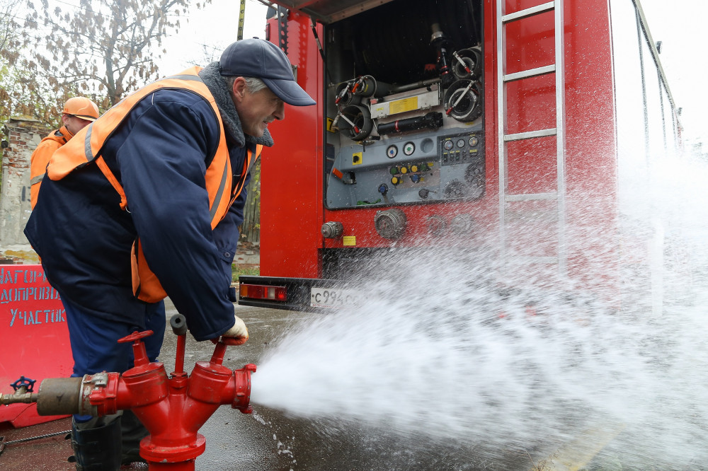 Нижегородский водоканал проводит сезонную проверку уличной системы пожаротушения