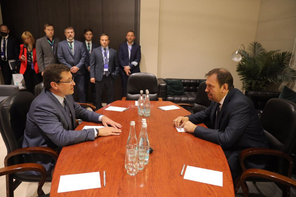 Глеб Никитин провел рабочую встречу с главой Аналитического центра при правительстве РФ Константином Калининым