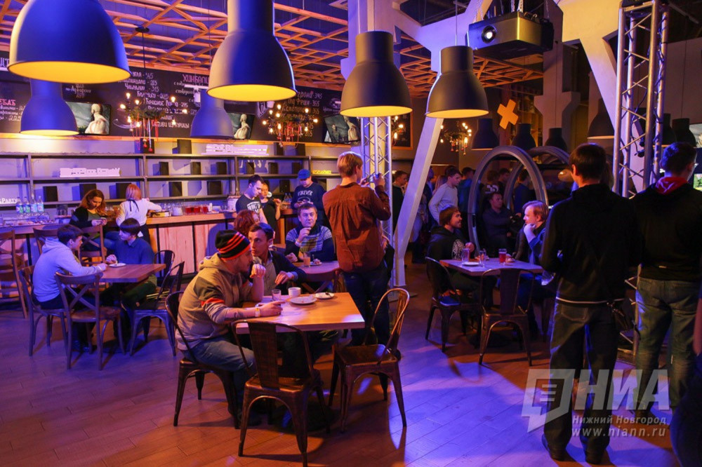 Нижегородские кафе и рестораны продолжают нарушать COVID-ограничения