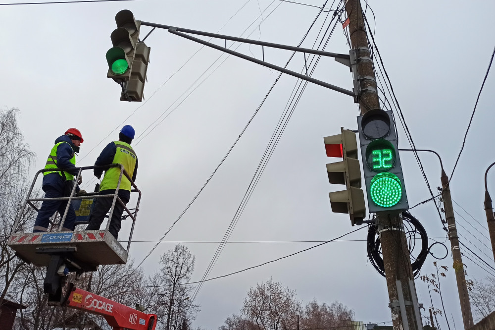 Светофорами Нижнего Новгорода стали управлять с помощью GSM-модемов