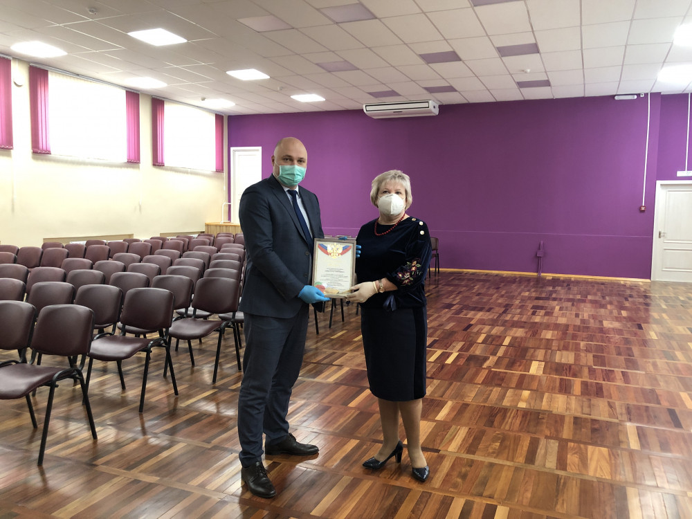 ЛУКОЙЛ отремонтировал актовый зал в кстовской школе Новости Нижнего  Новгорода