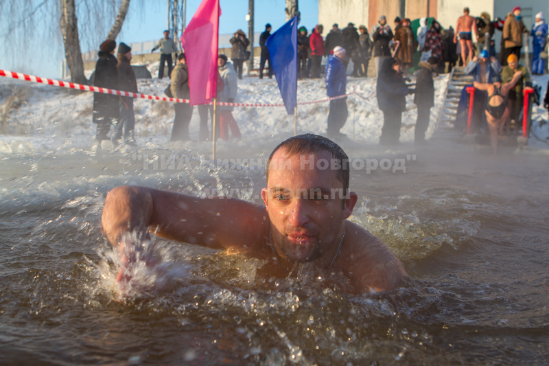 Массовый заплыв и пробежка в купальниках состоится в Нижнем Новгороде 28 ноября