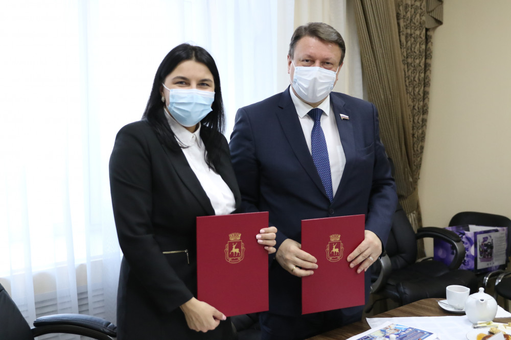 Дума Нижнего Новгорода подписала соглашение о сотрудничестве с волонтерами 