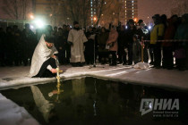 Врачи напомнили нижегородцам о правилах в крещенские купания