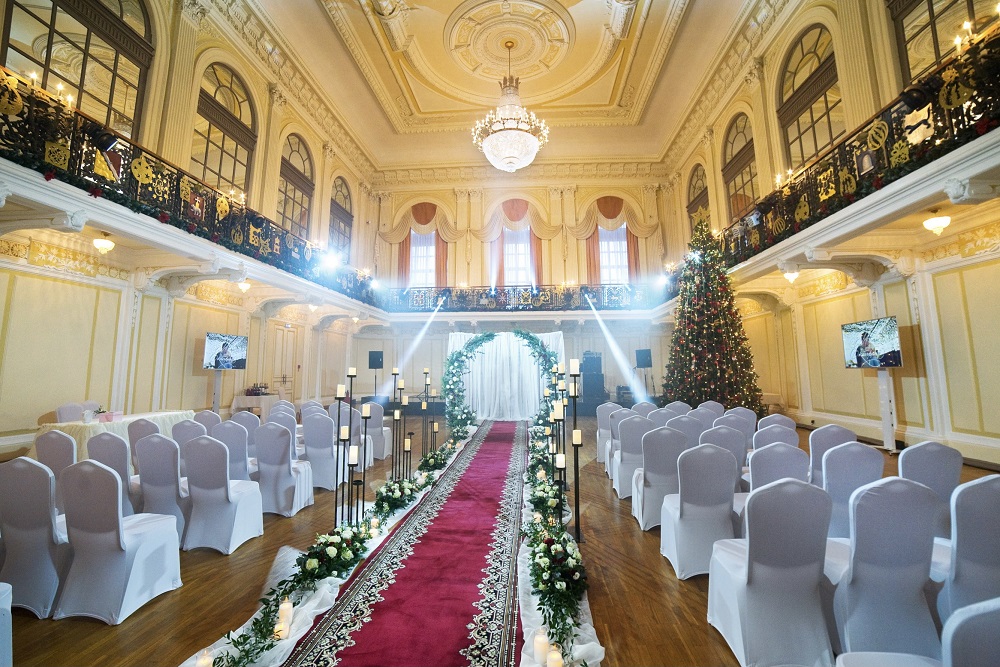 Нижегородцы впервые в истории поженились в Гербовом зале Главного ярмарочного дома