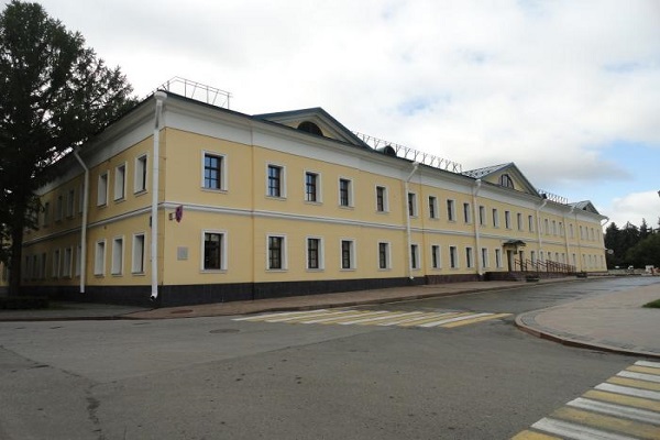 Музей с лекторием хотят создать в казармах на территории Кремля