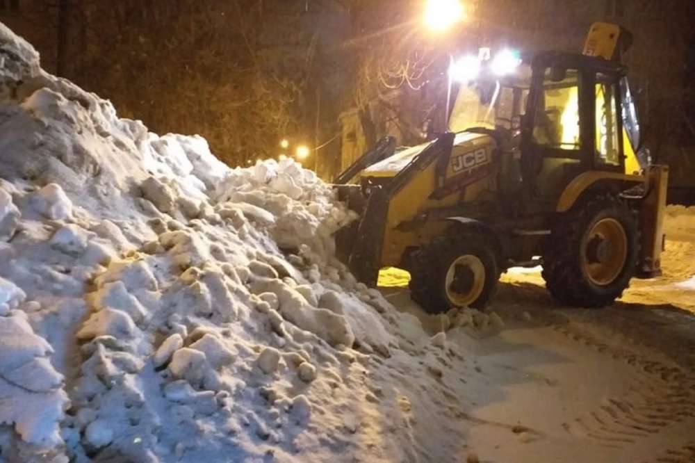 Работы по вывозу снега с улиц продолжаются в Нижнем Новгороде