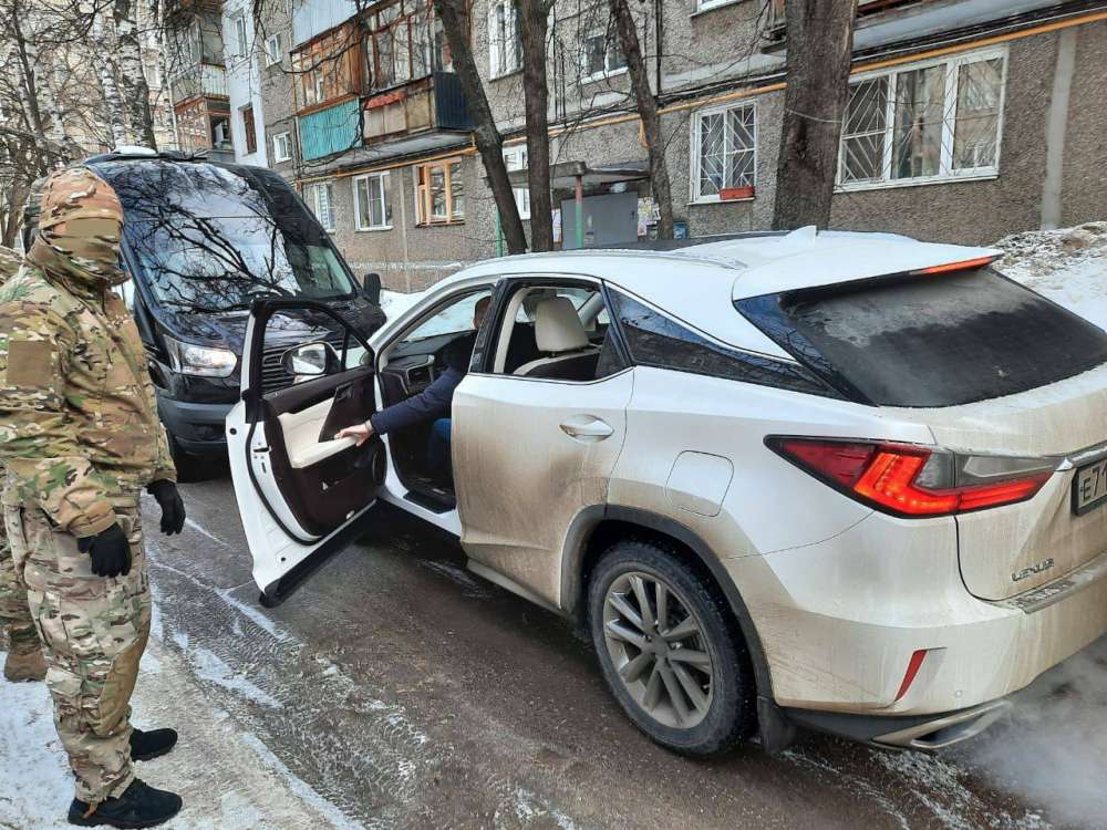 Уголовное дело возбуждено в отношении инспектора ГИБДД в Дзержинске за мошенничество со страховыми выплатами