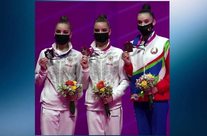 Десять медалей завоевали Дина и Арина Аверины на этапе кубка мира