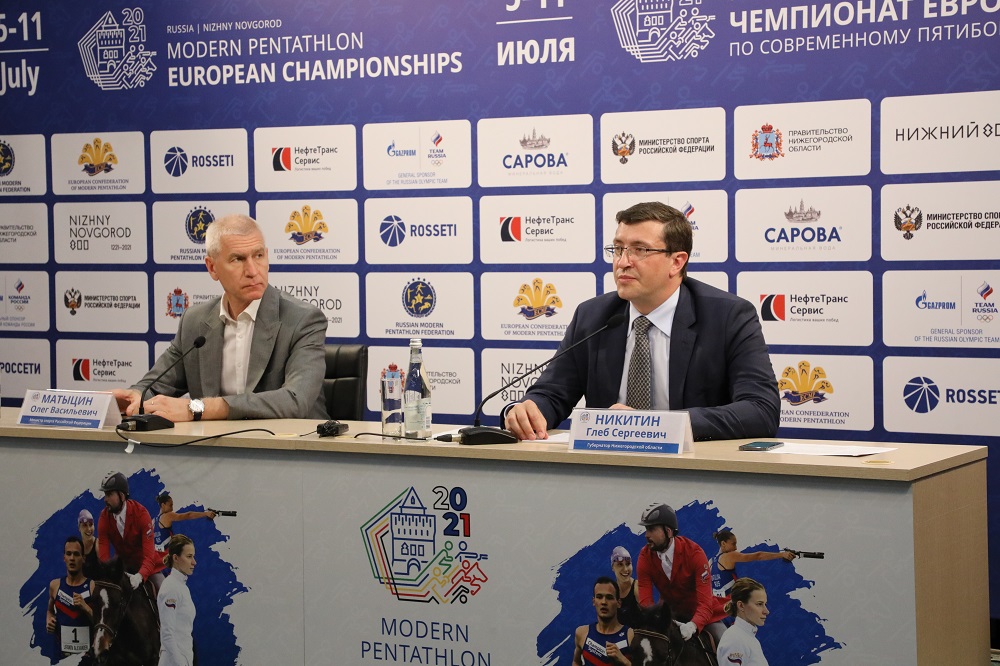 Вопросы развития нижегородского спорта обсудили Олег Матыцин и Глеб Никитин на встрече с общественностью