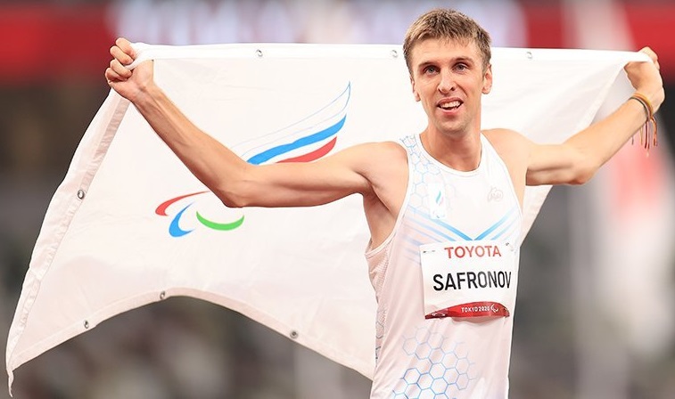 Нижегородский бегун Дмитрий Сафронов завоевал золото на паралимпиаде в Токио