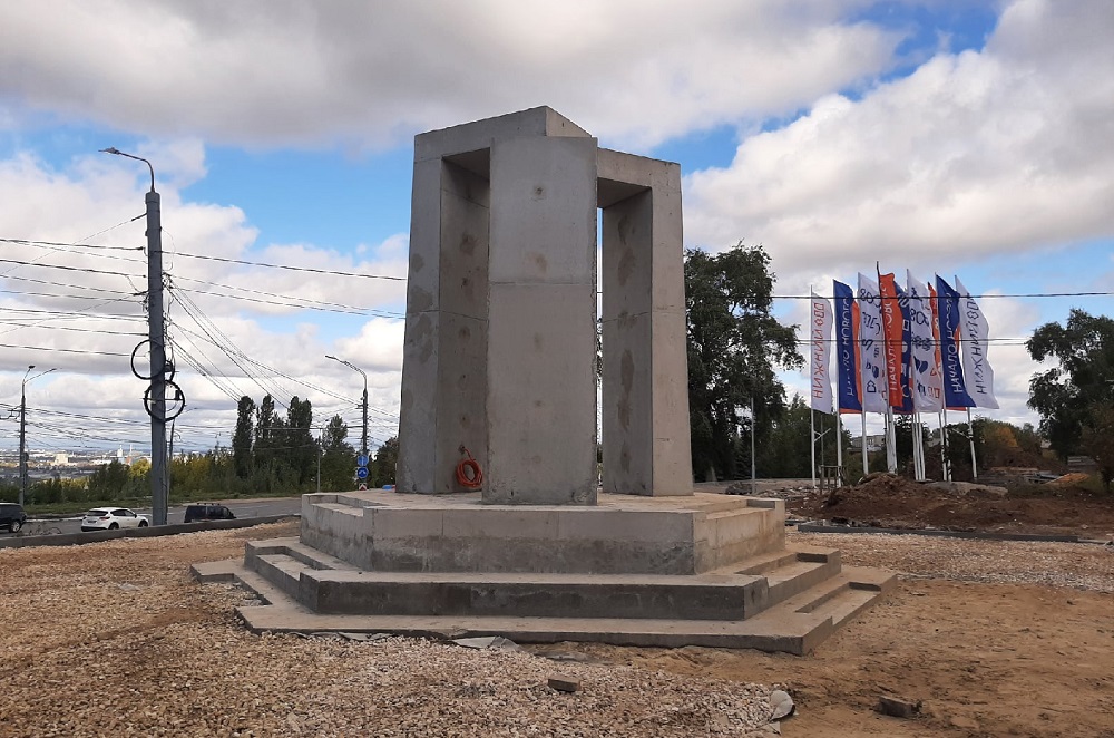 Памятник нижегородским пожарным-спасателям устанавливают на бульваре в Щербинках
