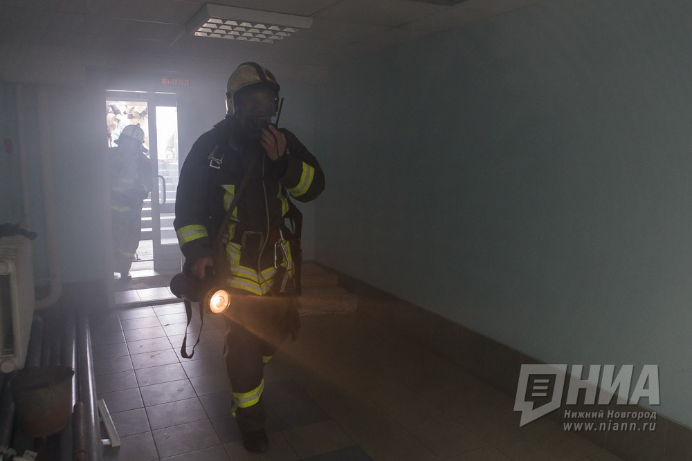Более 670 человек эвакуировали из нижегородского лицея №82 из-за пожара