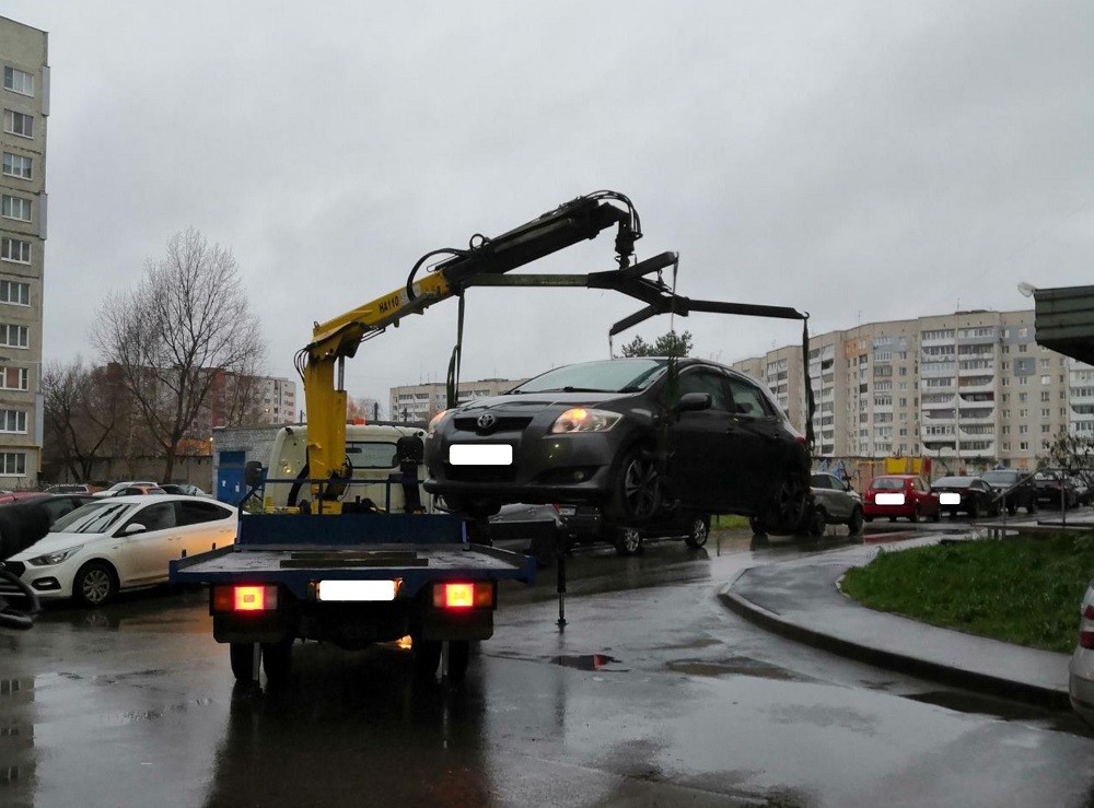 Автомобили арестовали у должников за отопление и горячую воду в Дзержинске