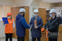 В щитовой Нагорной теплоцентрали специалисты круглосуточно следят за работой крупнейшей котельной города, чтобы в домах сотен тысяч нижегородцев было тепло и комфортно