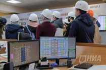 В щитовой Нагорной теплоцентрали специалисты круглосуточно следят за работой крупнейшей котельной города, чтобы в домах сотен тысяч нижегородцев было тепло и комфортно