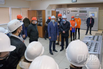 В щитовой Нагорной теплоцентрали специалисты круглосуточно следят за работой крупнейшей котельной города, чтобы в домах сотен тысяч нижегородцев было тепло и комфортно