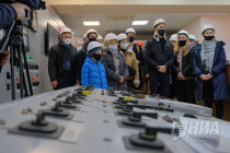 В щитовой Нагорной теплоцентрали специалисты круглосуточно следят за работой крупнейшей котельной города, чтобы в домах сотен тысяч нижегородцев было тепло и комфортно